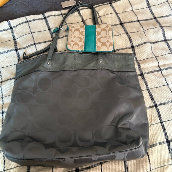 Coach tote bag and wristlet - Picture 2 of 5